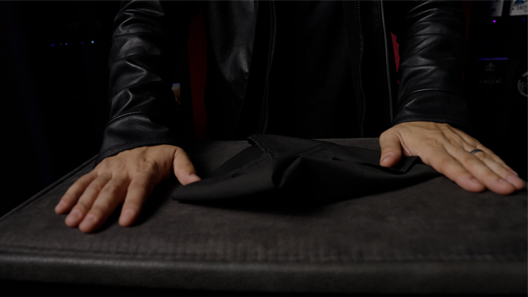 Pañuelo Embrujado (Gimmicks e Instrucciones) - Apprentice Magic