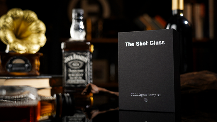 The Shot Glass por Jimmy Fan and TCC