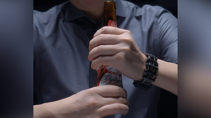 Tornado Bottle - Red Tsai y Aaron Hsing